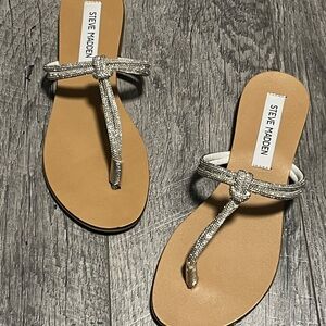 NWOB Steve Madden Silver Women's Sandals size 6